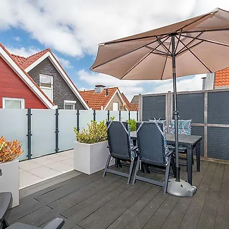 Fantastic With Roof Terrace Hotel